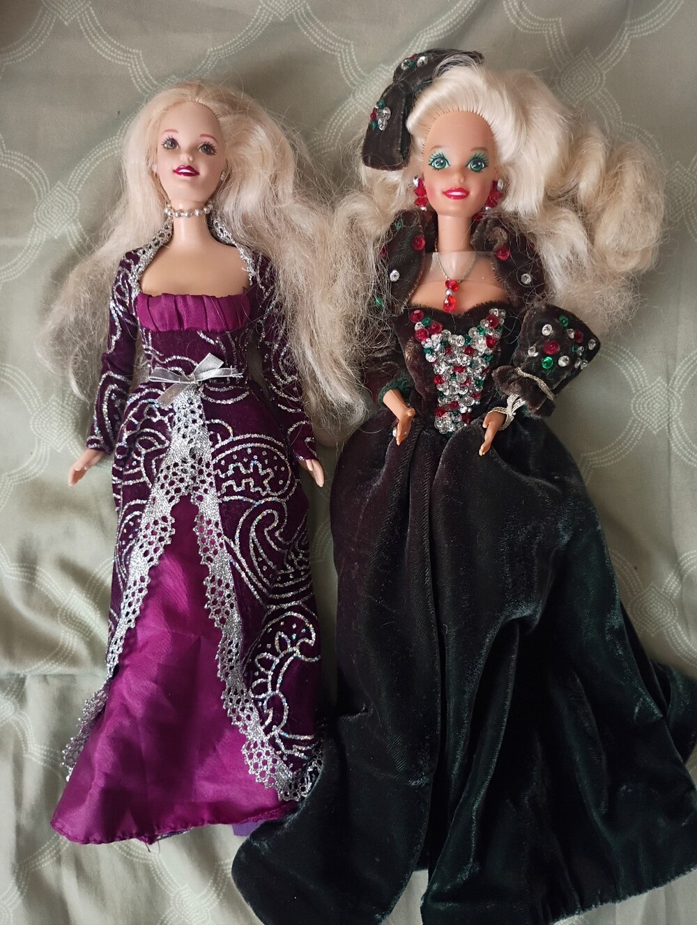 Barbie-Style Fashion Play Doll Pair in Purple and Black Dresses